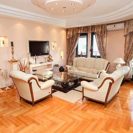 Ugodan I Luksuzan Apartman Banja Luka Exterior photo